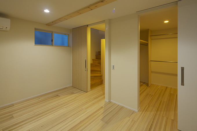 大容量クローゼットのある部屋