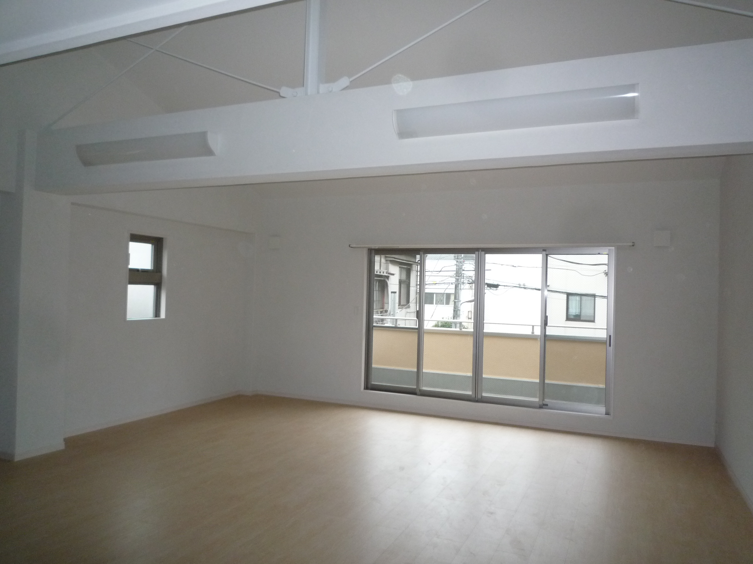 天井高で広さを感じるリビング