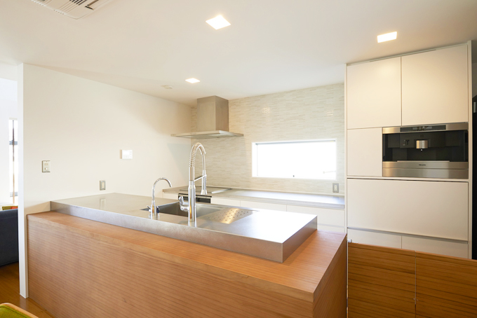木とステンレスのオーダーキッチン