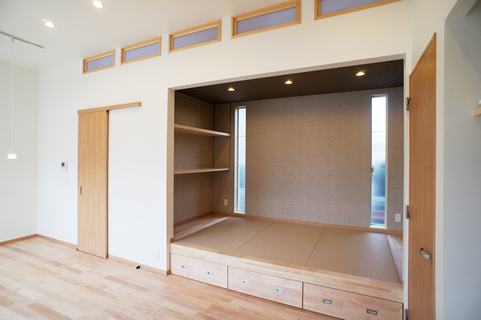 くつろげるこあがりスペースのあるリビング