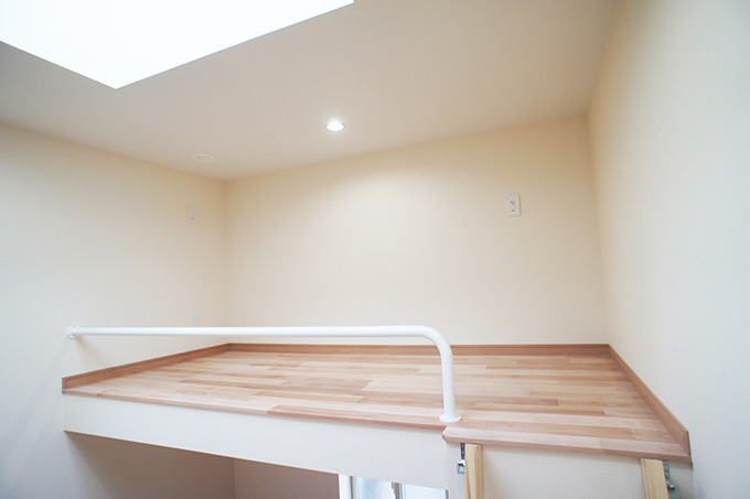 トップライトで明るいロフト部分