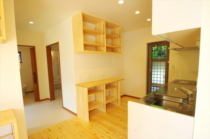 バリアフリー　洗面、トイレ、水廻り廊下は防水性のクッションフロア