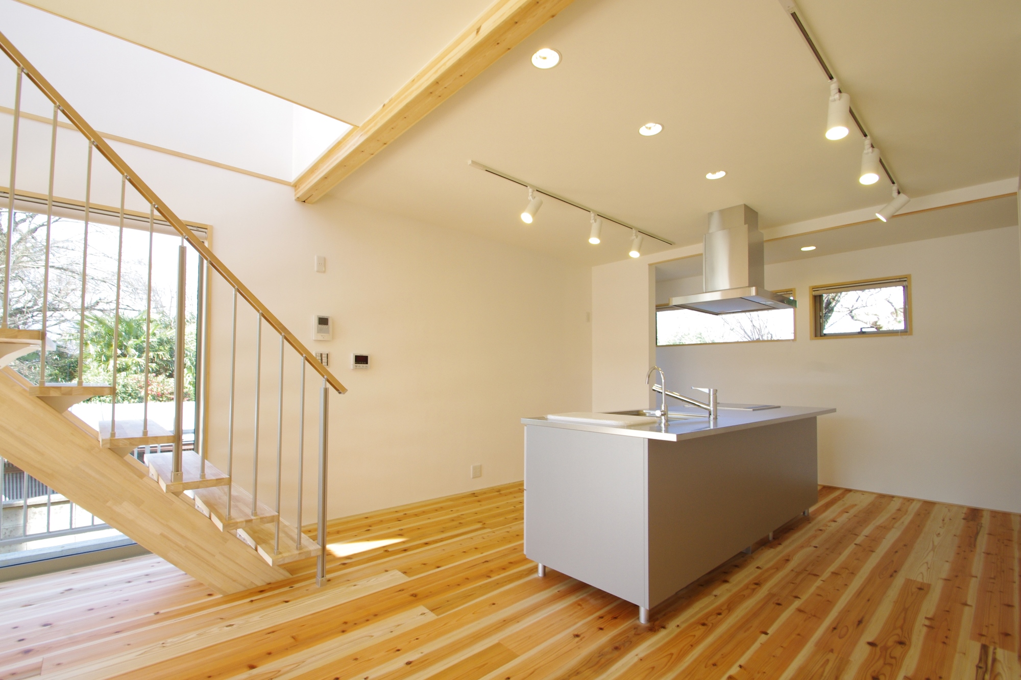 シンプルで明るいキッチン