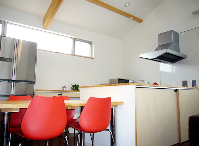 ダイニング　R屋根のガレージハウス