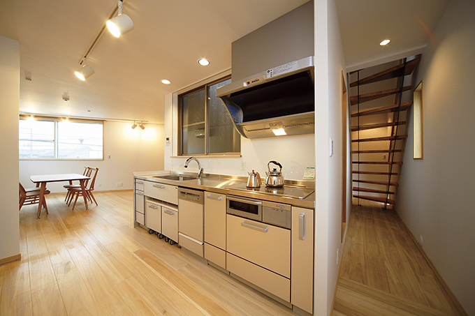 スタイリッシュなオープンキッチン