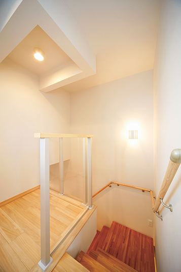 視野の広い開放的な階段