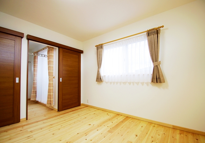 寝室　室内の物干しｽﾍﾟｰｽ