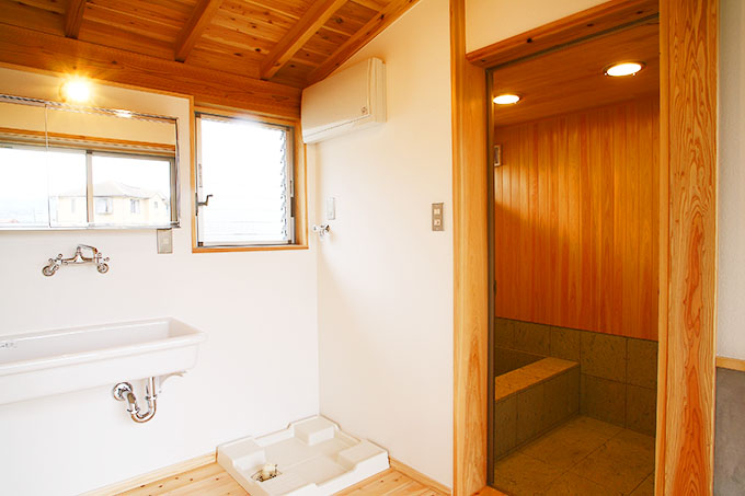 バスルーム横の洗面スペース