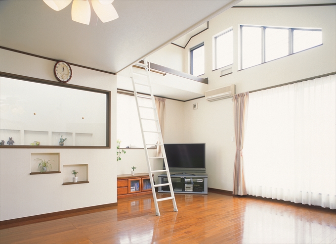 太陽の光がいっぱい入る明るいLDK