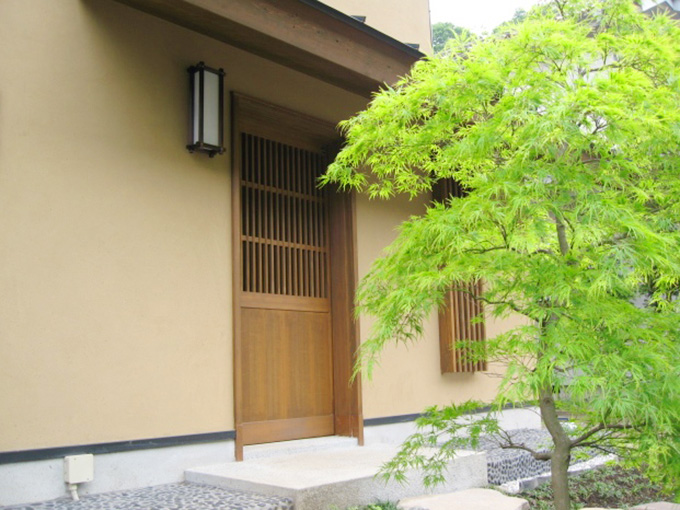 落ち着いた雰囲気の玄関