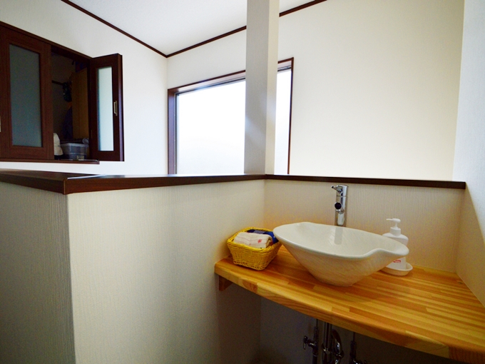 ２階にあると便利な手洗いカウンター