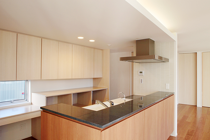 温かみのあるカウンターキッチン