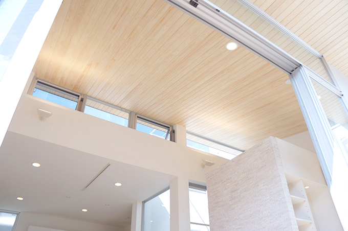 ハイサイドに設置した窓