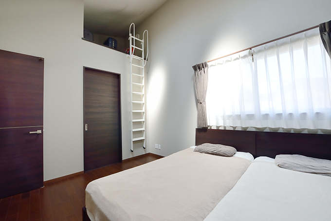 ロフトスペースのある室内