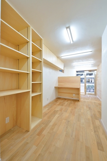 １階店舗（不動産屋）