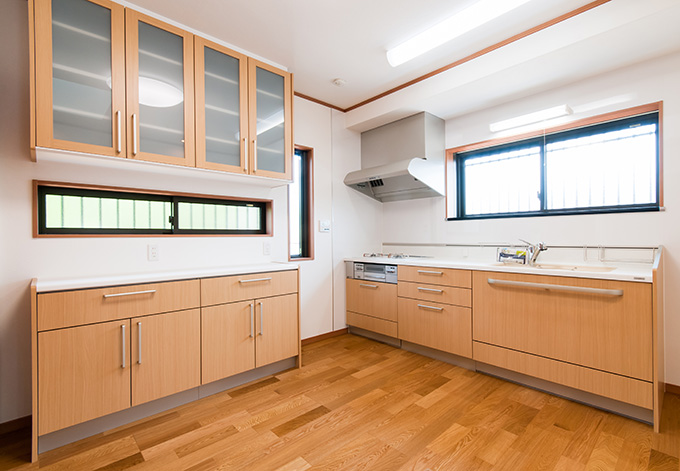 料理が楽しくなりそう！明るく広々としたキッチン