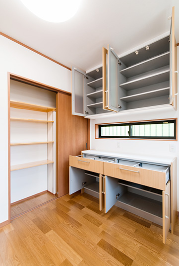 大容量のキッチン収納