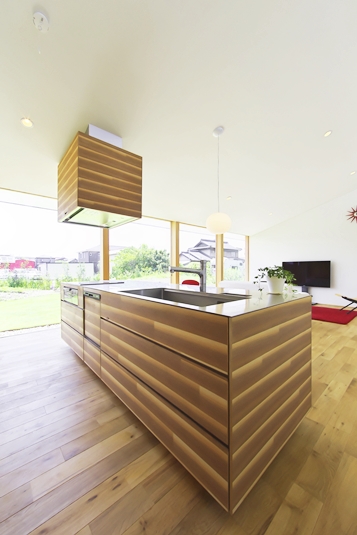 使い勝手を追求した居心地の良いオーダーキッチン。