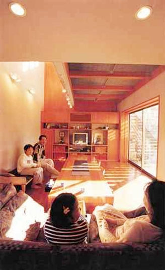 リビングの大きな座卓