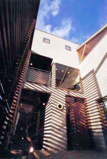 ポーチ兼パティオ