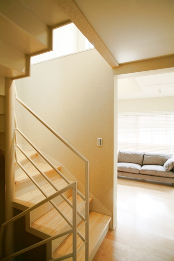 階段02　スマートな手すり