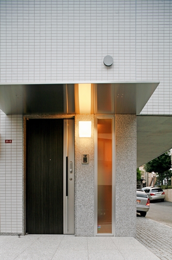 ラグジュアリーな玄関