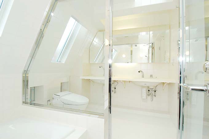 ホワイトでまとめたバス&トイレ