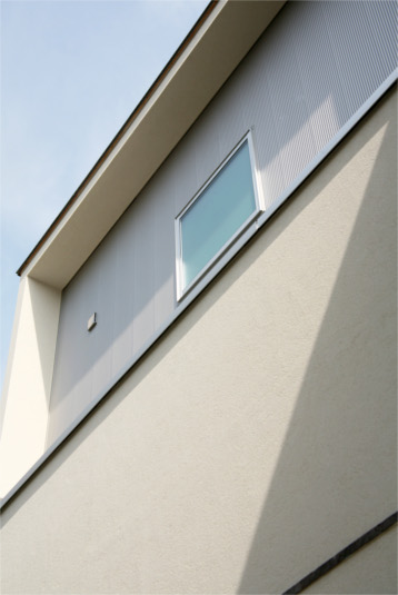 空を映す四角い窓