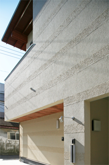 落ちついたベージュの外壁