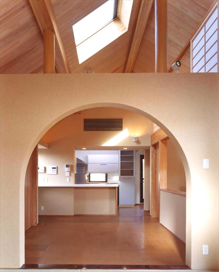 木と自然光の温もりを感じる空間