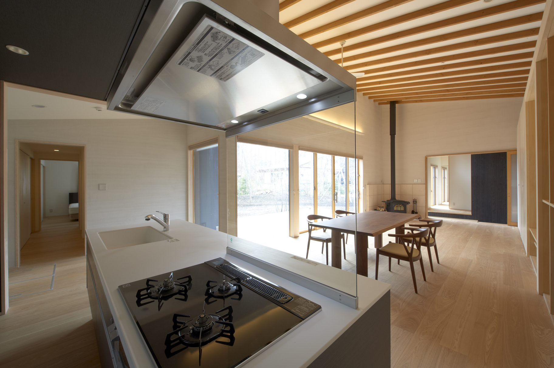 すべてを見渡せるアイランドキッチン