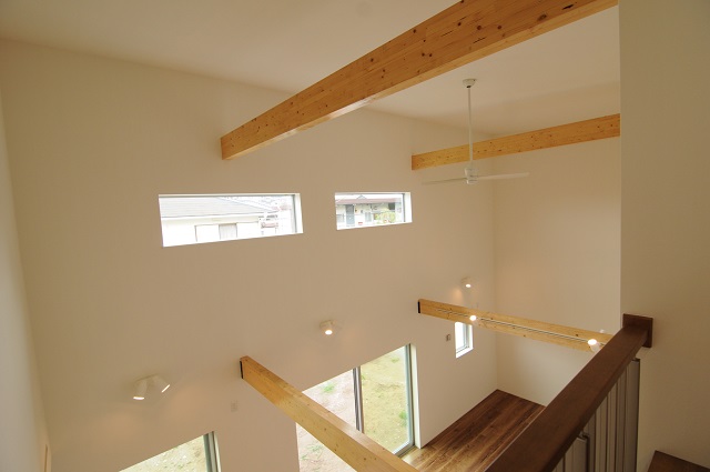 リビング吹き抜け