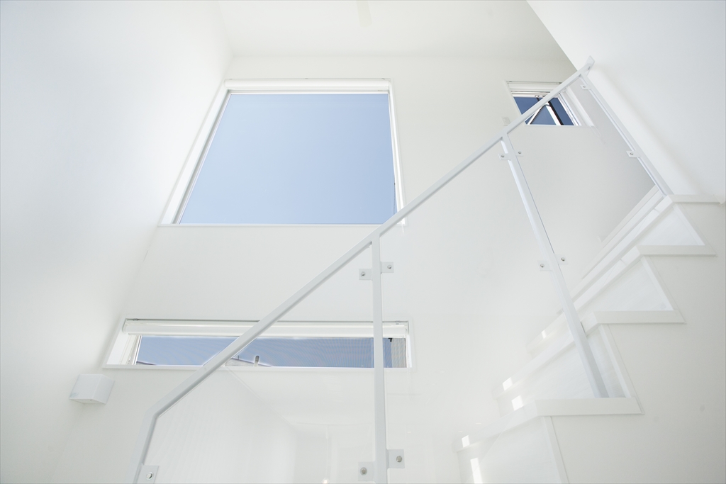 たくさんの光を取りこめる吹き抜け