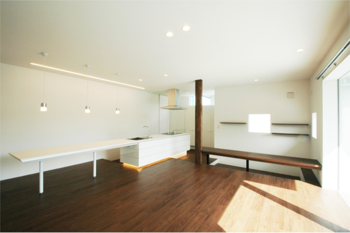 リビングを見る