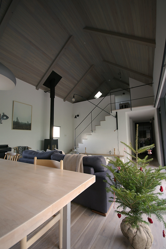 リビング・階段・吹抜け