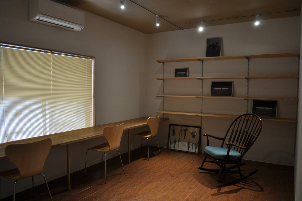 無駄なものは置かない！が鉄則の仕事空間