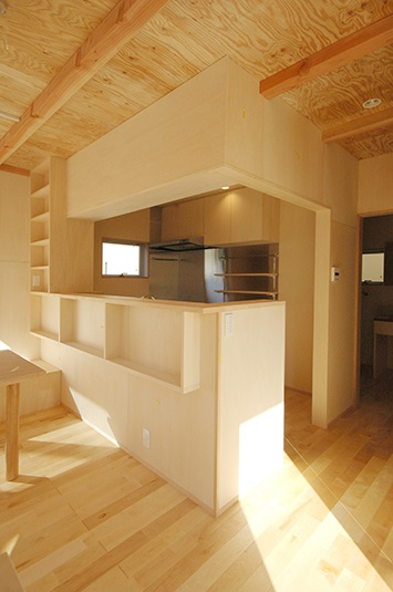 半個室型で機能的なキッチン