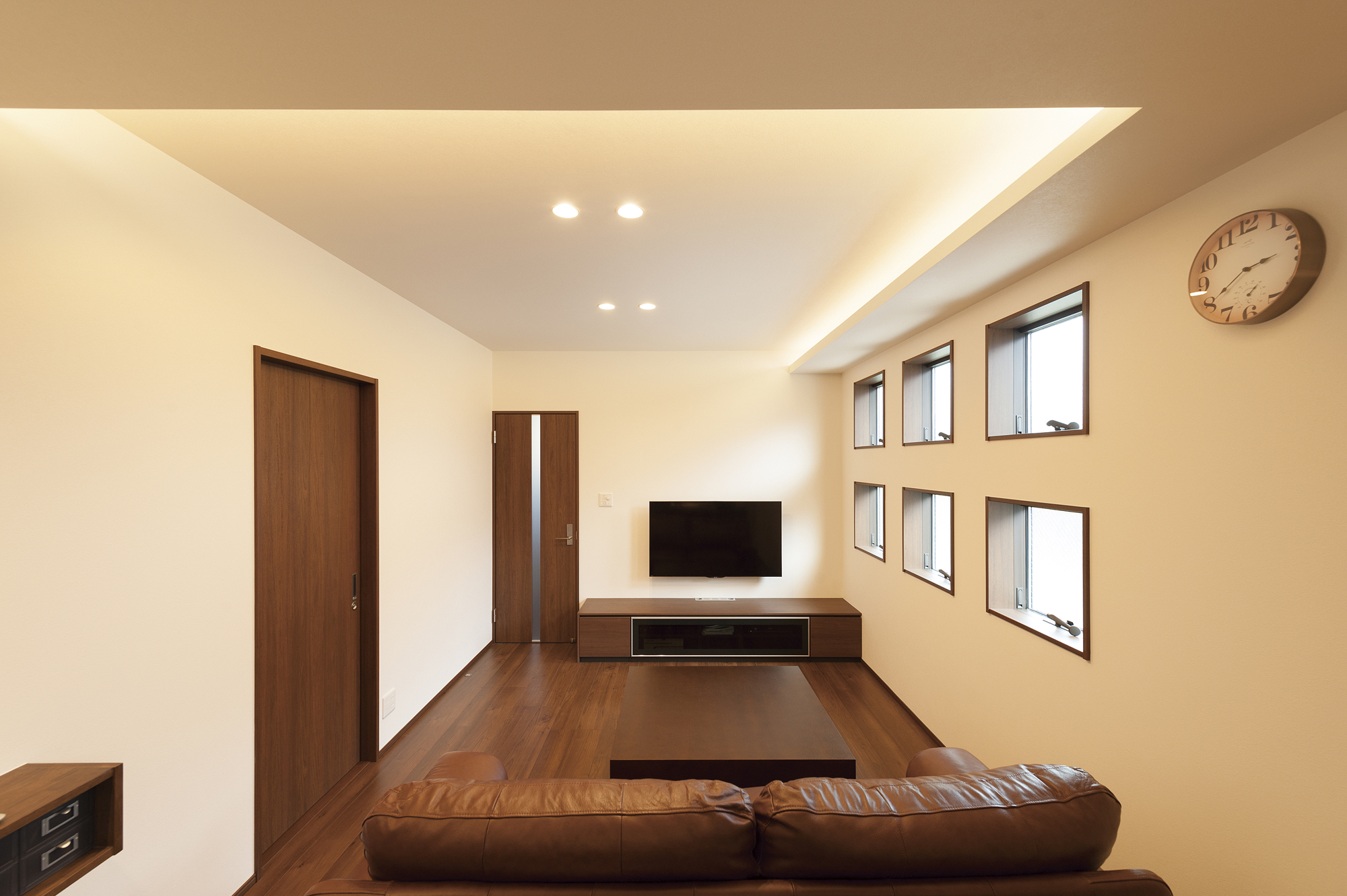 外からの視線を気にせず、家族でゆったりくつろげるLDK