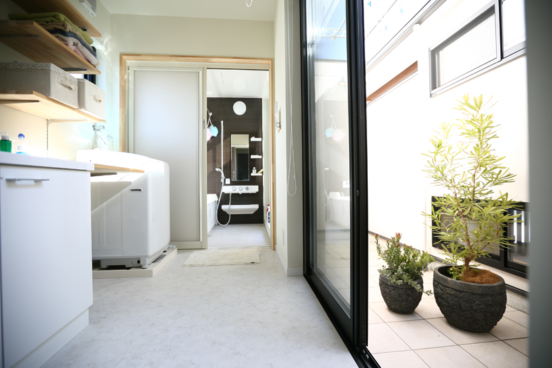 洗濯物は中庭コートで目隠し