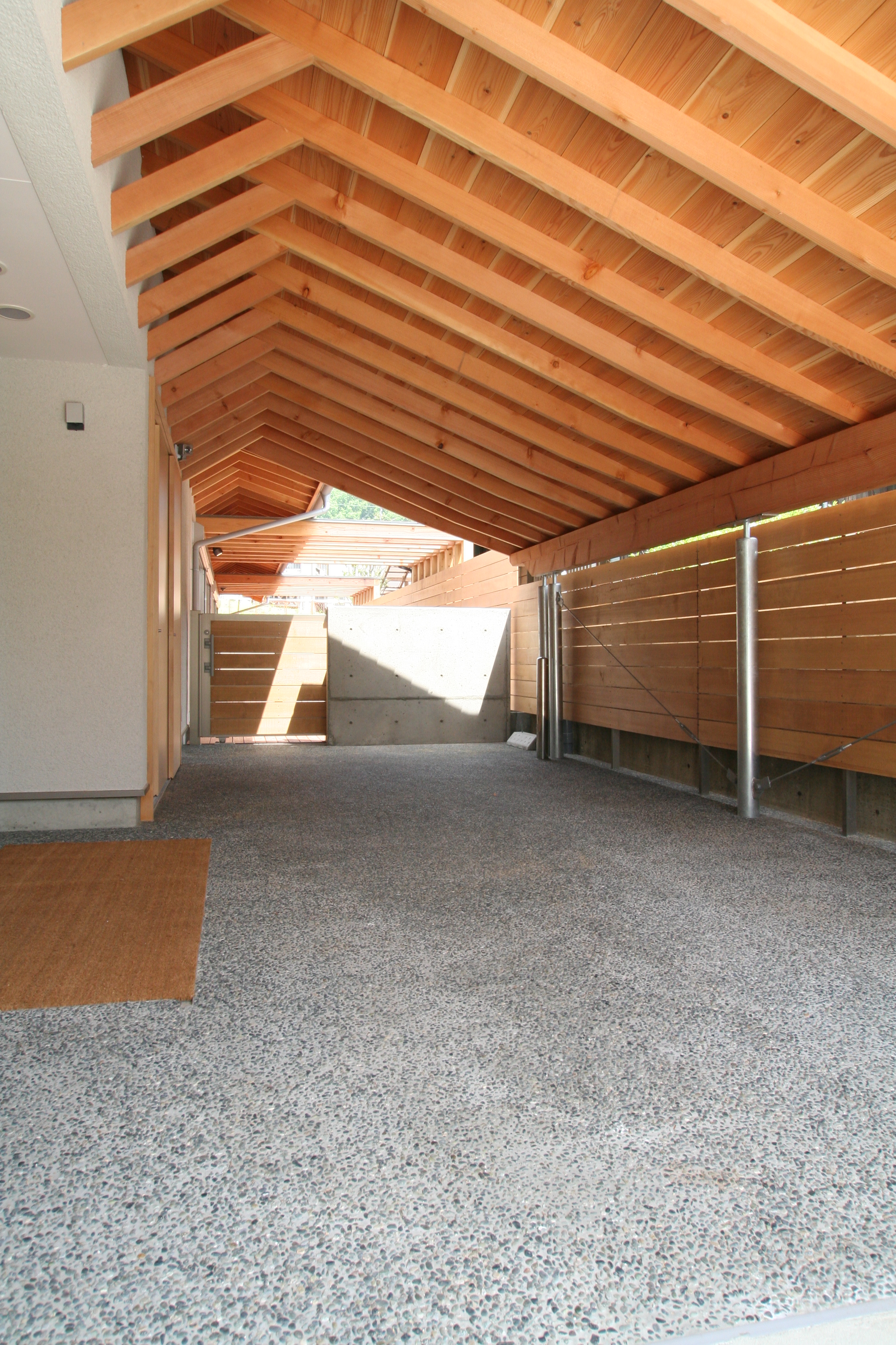 アプローチの車寄せ