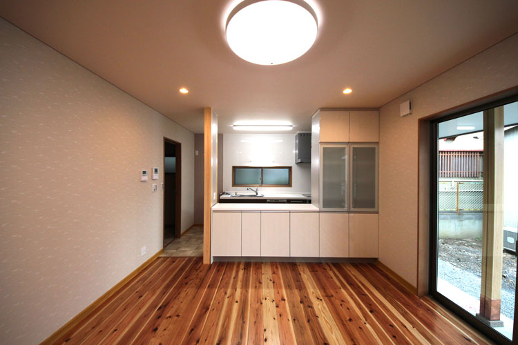 木の香りがするリビング