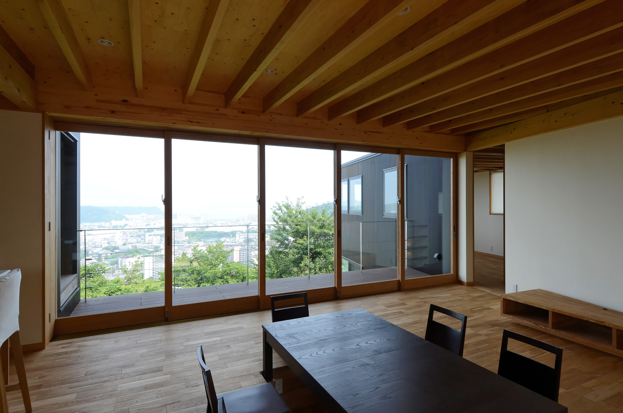 木製サッシュを閉じたところ