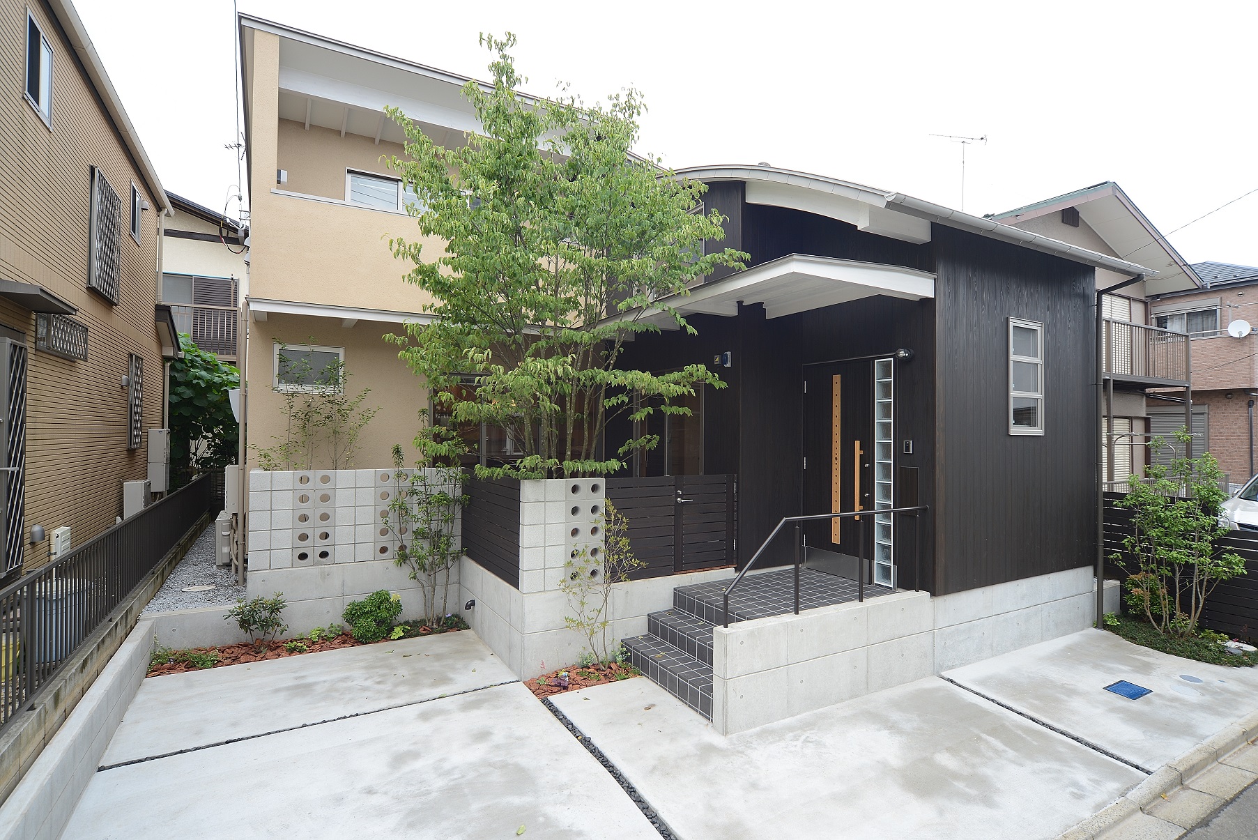 左官と板張りの外壁