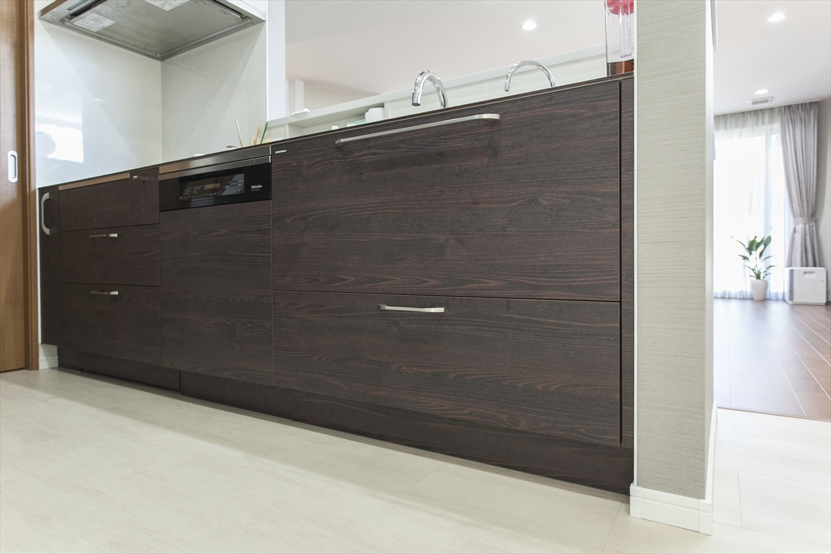 上品な色合いが特徴的な対面キッチン