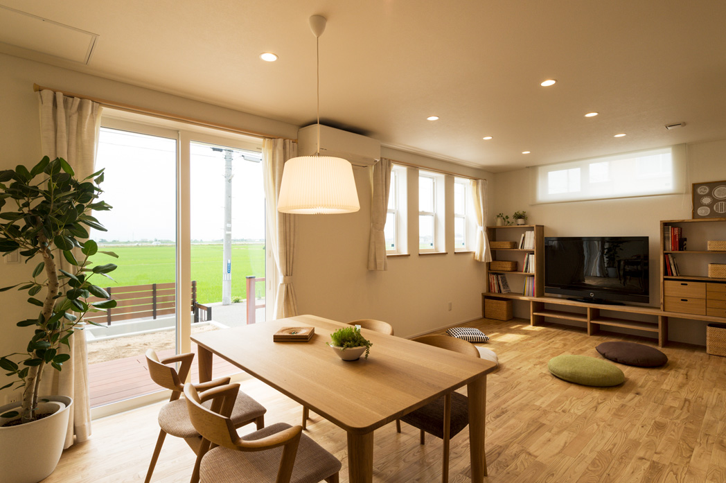 LDKから青々とした田園風景を一望する