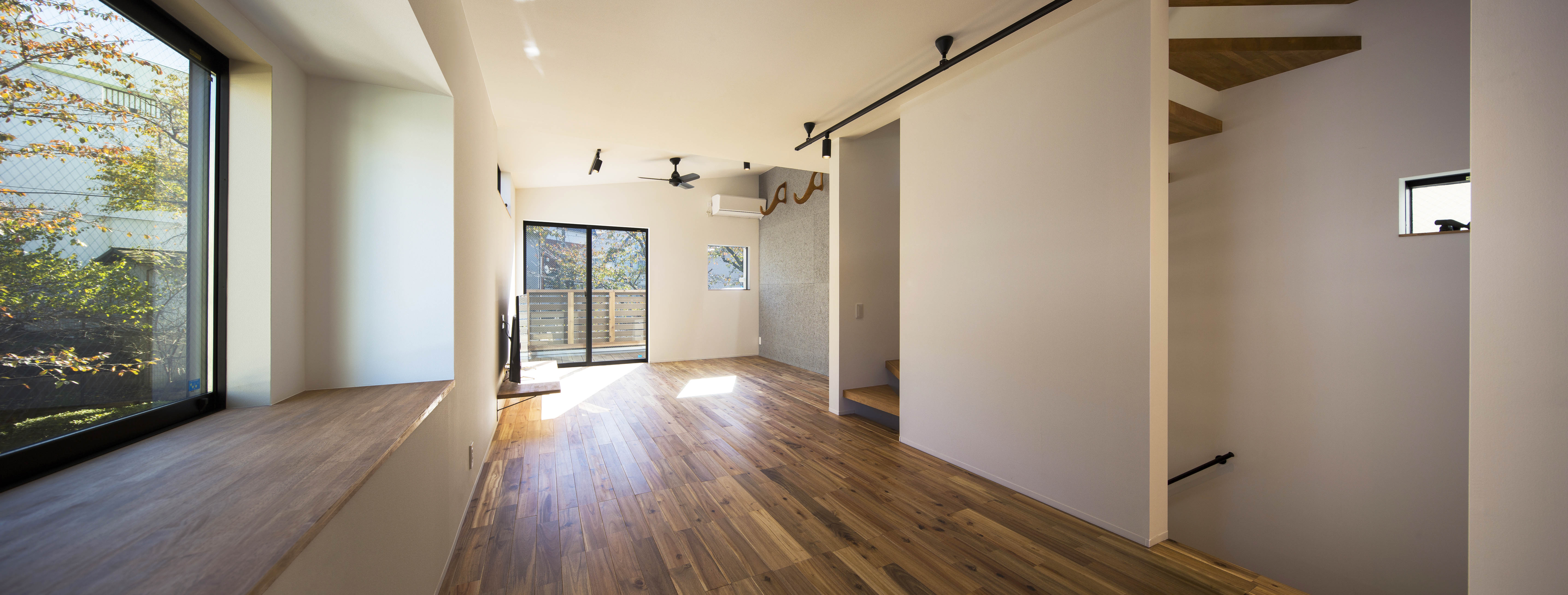 日差しが暖かいリビングダイニング