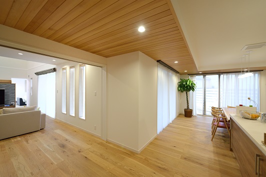 リビングダイニング