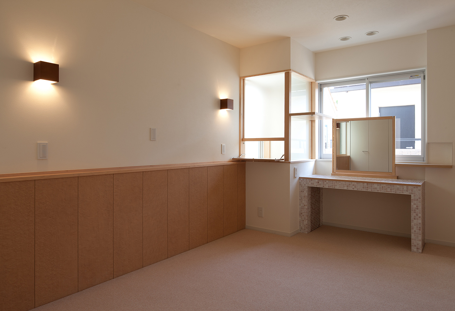 ドレッサーのある主寝室