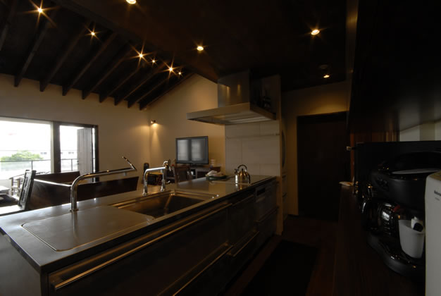 風の家のリビング