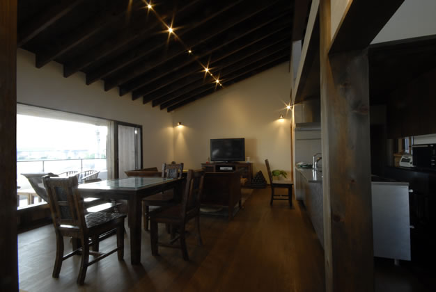 風の家のリビング